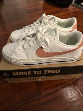 Nike Court Legacy Sneakers